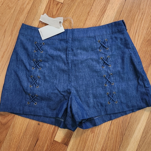Moon River Blue Sailor Style Lace Front Shorts Size 10 NWOT - Picture 1 of 6